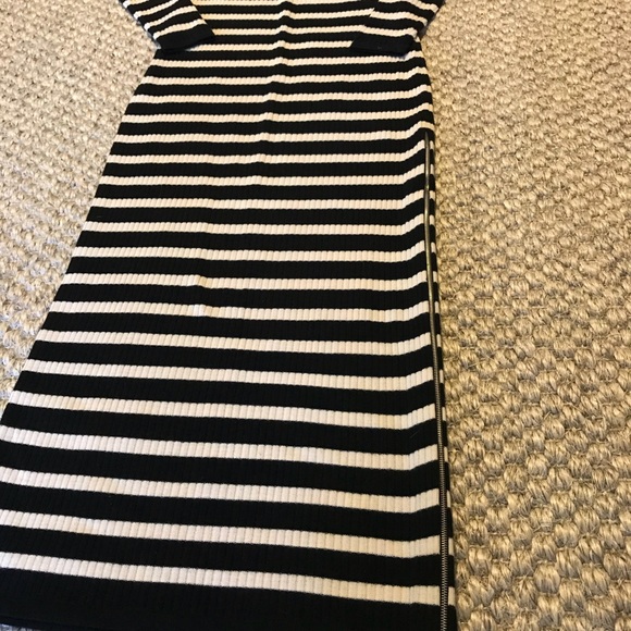 Black & White/off-white stripped maxi sweaterdress - Picture 3 of 6
